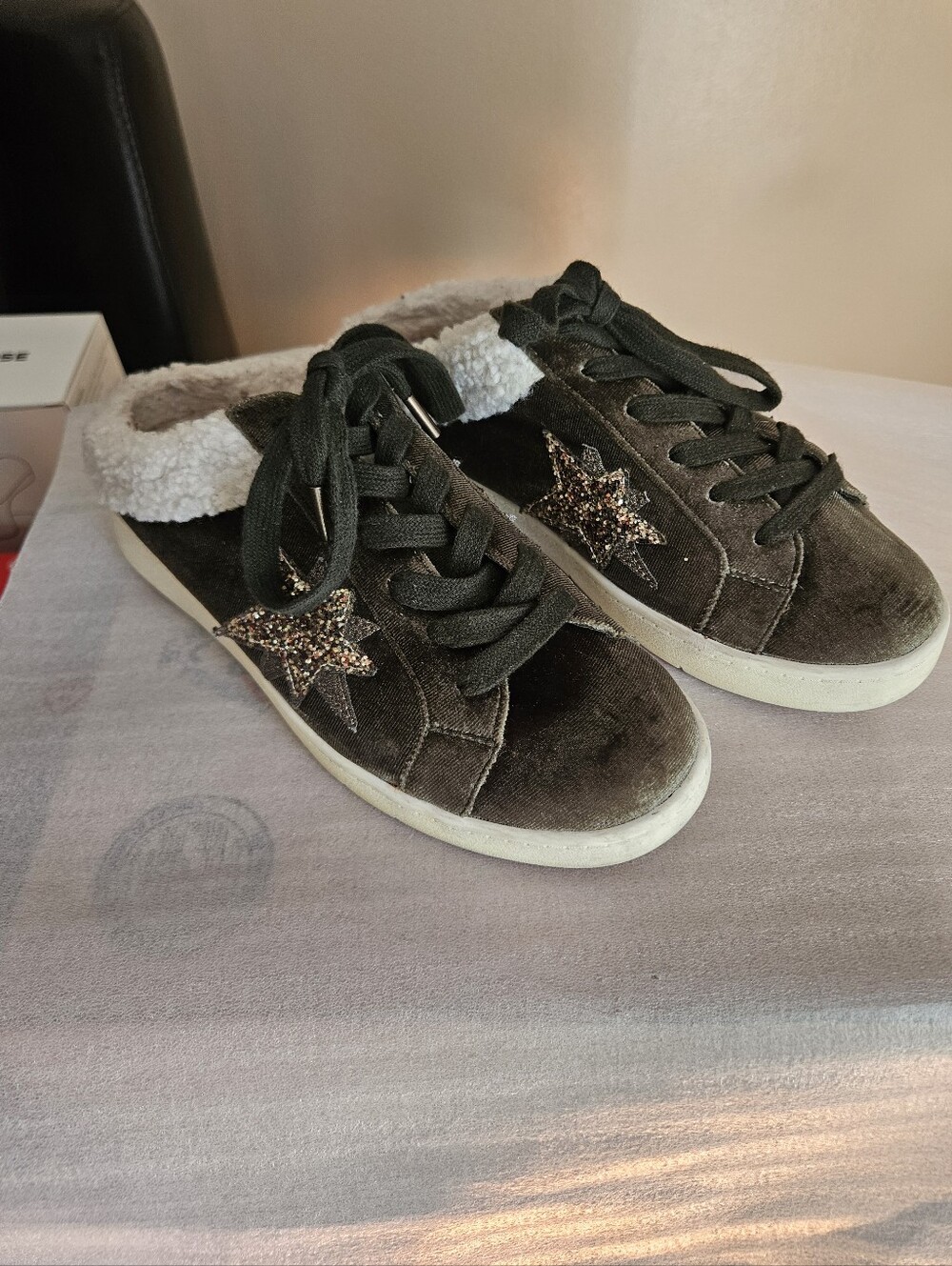 WHBM Women's Payton Slip-On Sneakers with Shearling Collar And Lining Size 7M